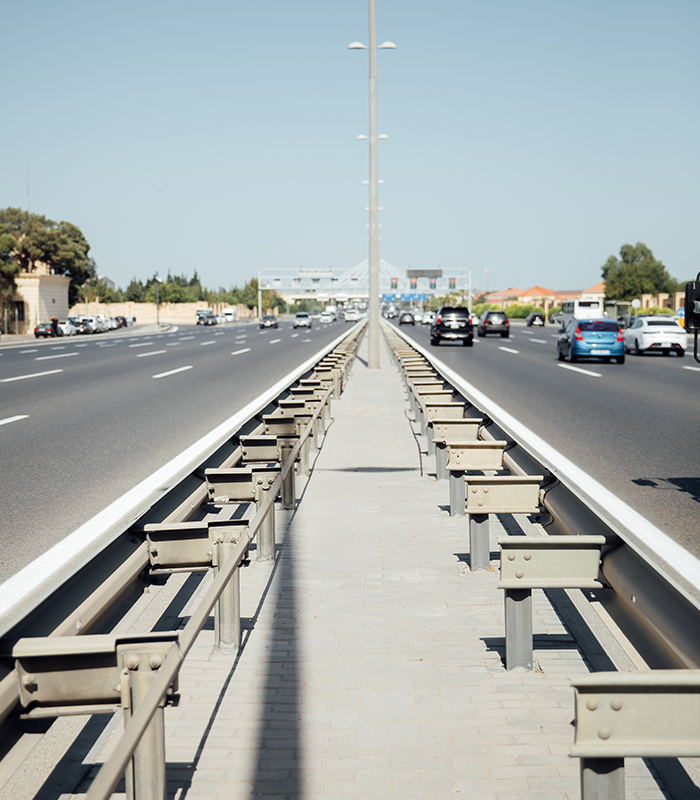 Yol ayırıcı zolaqları