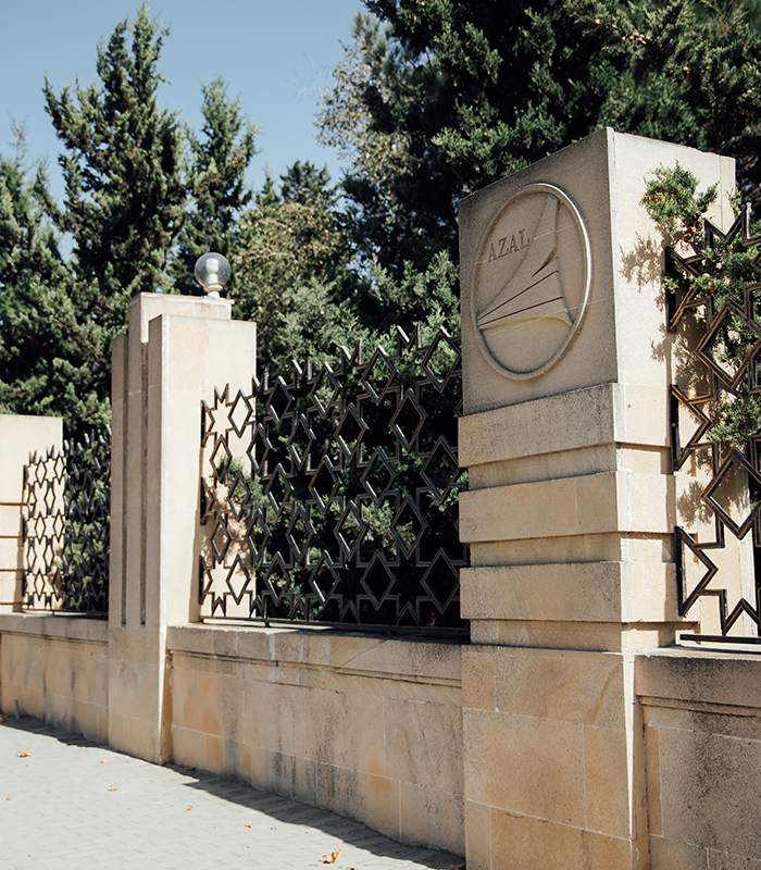 Milli Aviasiya Akademiyası ətraf divarları